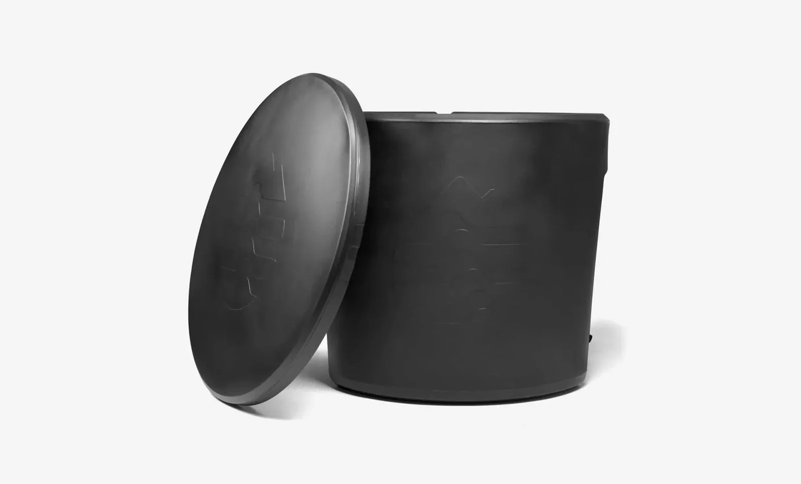 Ice Barrel 300 compact upright cold plunge barrel